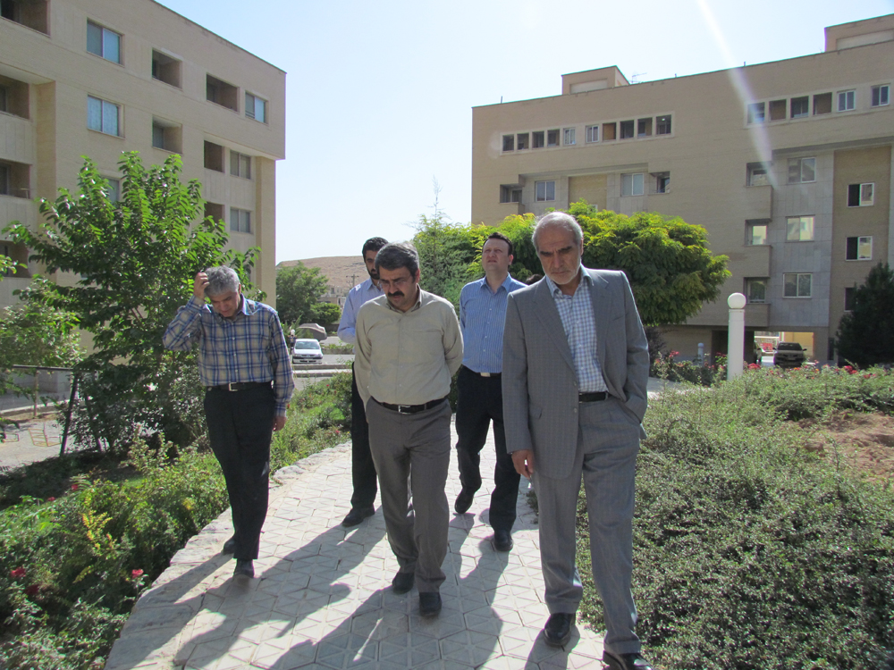بازدید مدیرعامل «گروه سرمایه گذاری مسکن» از 8 پروژه در اصفهان