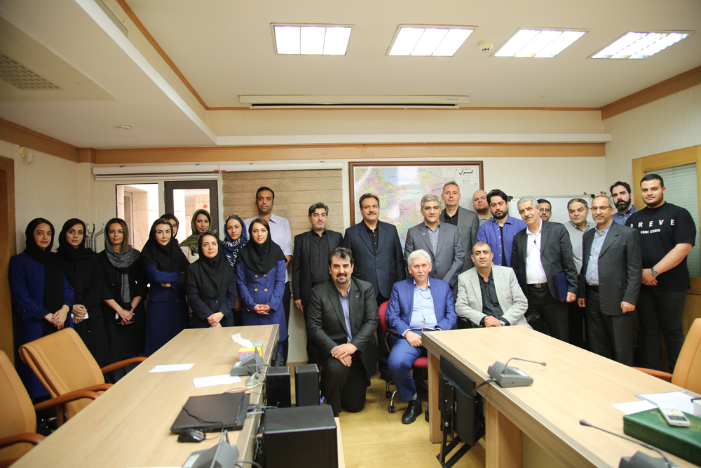 رونمایی پوستر