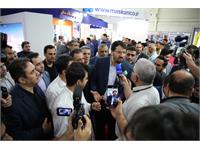 بازدید وزیر راه و شهرسازی از غرفه گروه سرمایه گذاری مسکن