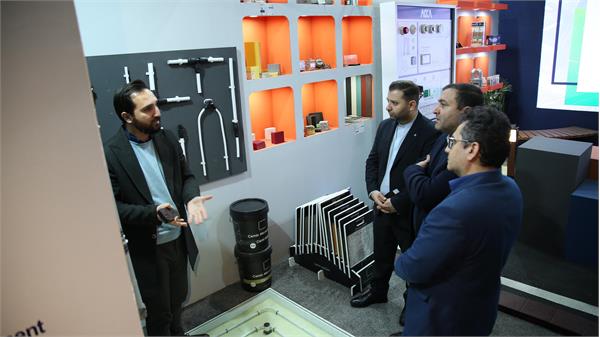 بازدید مدیرعامل از نمایشگاه خانه نوآوری و فناوری ایران 7