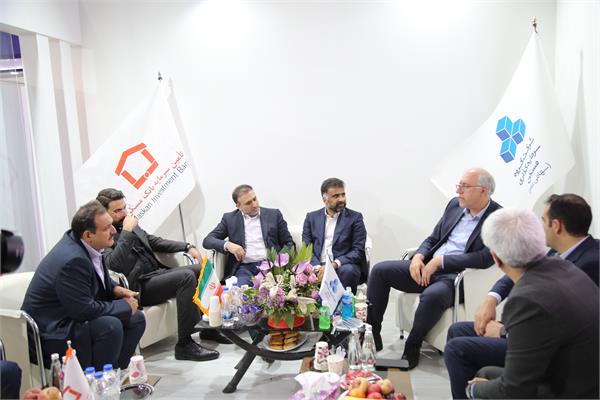 بازدید مدیرعامل بانک مسکن از غرفه ثمسکن