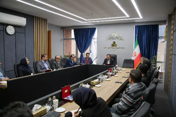معارفه دنا آزادی2