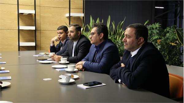 بازدید مدیرعامل از نمایشگاه خانه نوآوری و فناوری ایران 13
