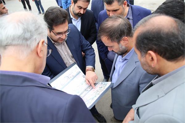 بازدید میدانی وزیر راه و شهرسازی از پروژه 1100 واحدی سبحان قرچک