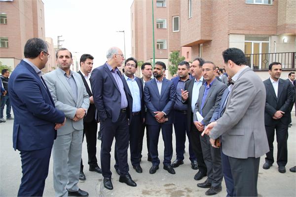 بازدید میدانی وزیر راه و شهرسازی از پروژه 1100 واحدی سبحان قرچک